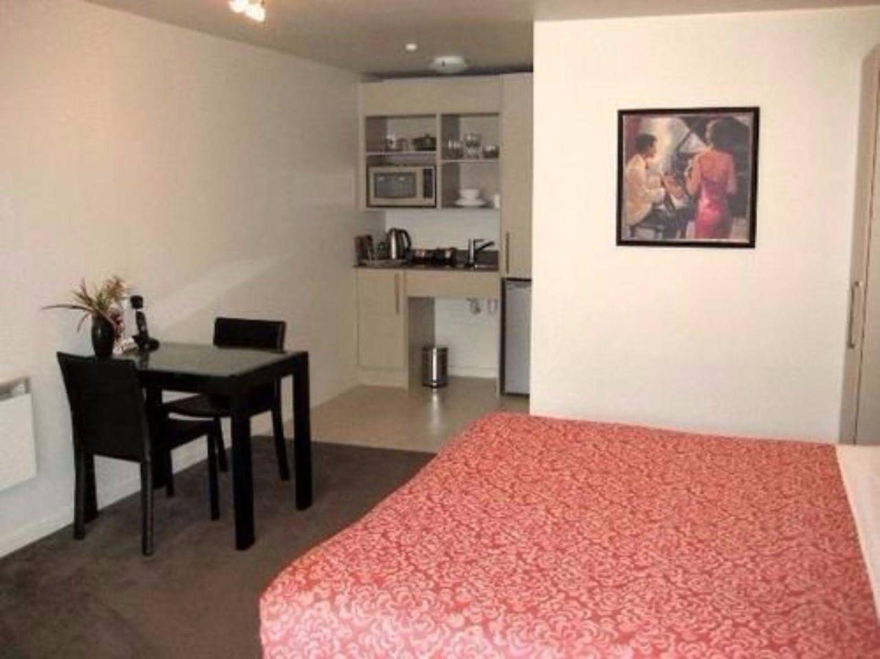 موتيل كريستتشيرش ساليرنو موتيل أبارتمنتس المظهر الخارجي الصورة A studio apartment in New Zealand