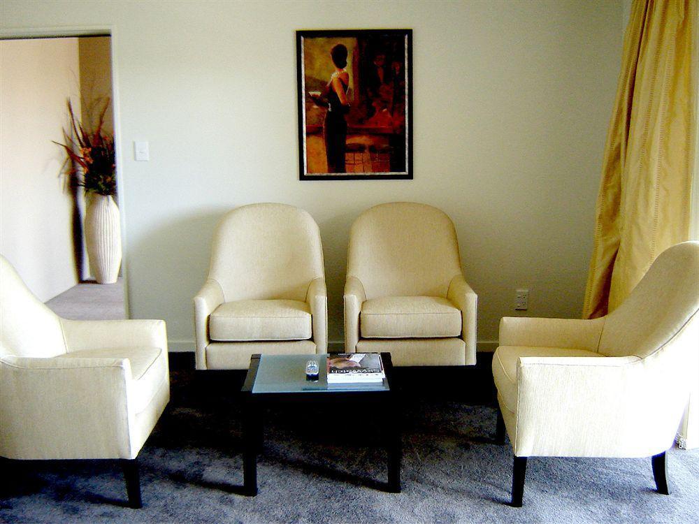 موتيل كريستتشيرش ساليرنو موتيل أبارتمنتس المظهر الخارجي الصورة A living room