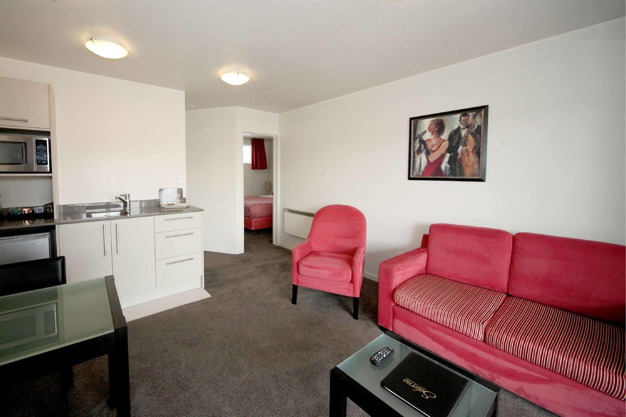 موتيل كريستتشيرش ساليرنو موتيل أبارتمنتس المظهر الخارجي الصورة A typical one-bedroom apartment