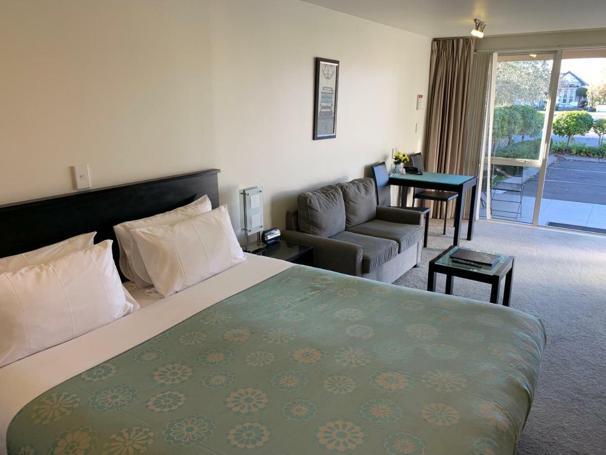 موتيل كريستتشيرش ساليرنو موتيل أبارتمنتس المظهر الخارجي الصورة A typical motel room