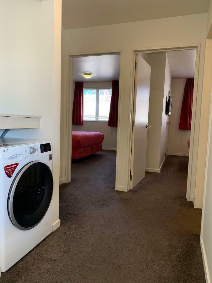 موتيل كريستتشيرش ساليرنو موتيل أبارتمنتس المظهر الخارجي الصورة A typical two bedroom apartment